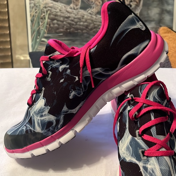 Reeboks! NWT. - Picture 5 of 6